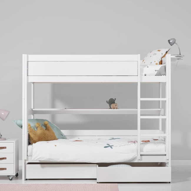 Letto a castello Lifetime con scala dritta, rete a doghe standard, whitewash