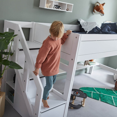 Lifetime Kidsrooms Halbhohes Bett mit Treppe und Deluxe Lattenrost 128 x 257 x 102 cm weiss