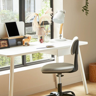 Lifetime desk with drawer and white legs