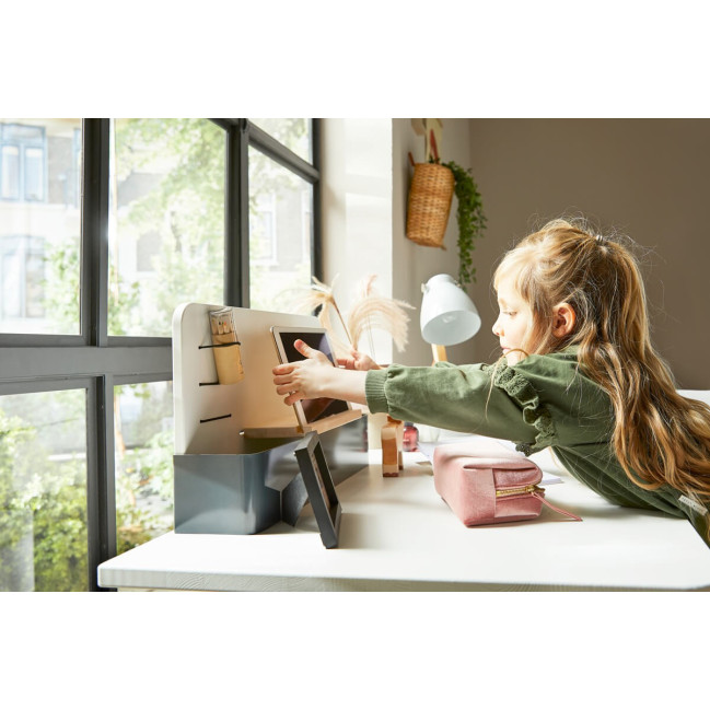 Lifetime desk with drawer and white legs