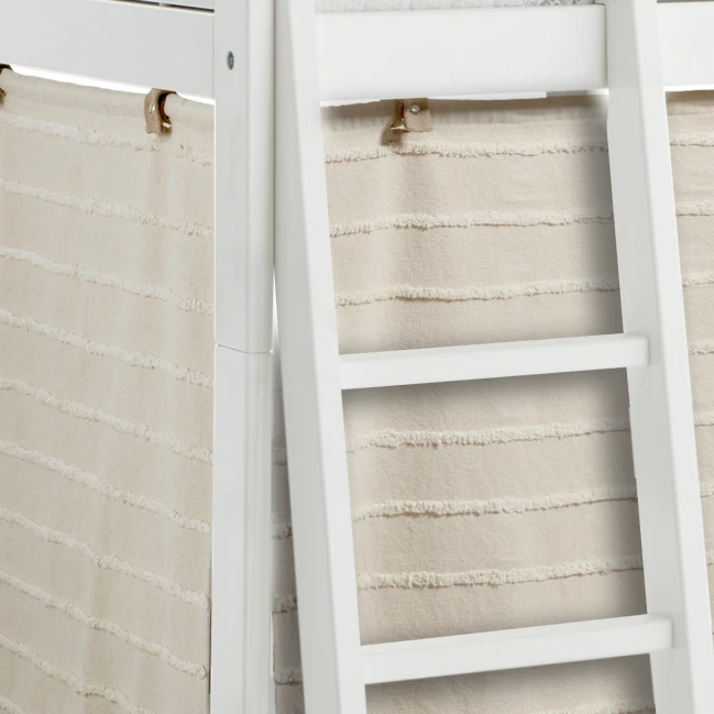 Lifetime Halbhohes Bett mit Schräge Leiter und Spielvorhang Natural, Lattenrost Standard weiss